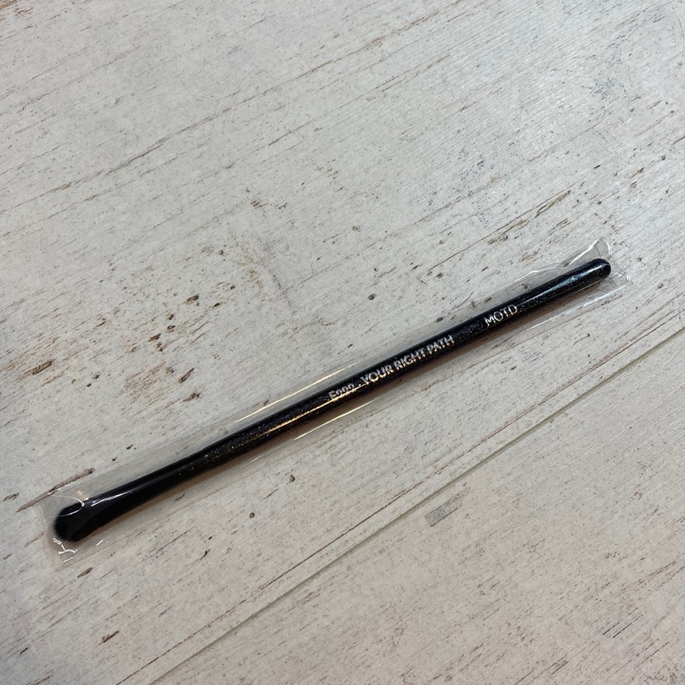 MOTD Cosmetics E222 Your Right Path Makeup Brush